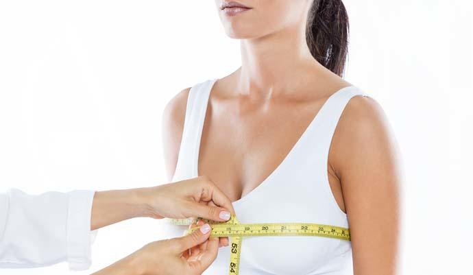 La reducción de mamas, la cirugía estética que más creció en el último año